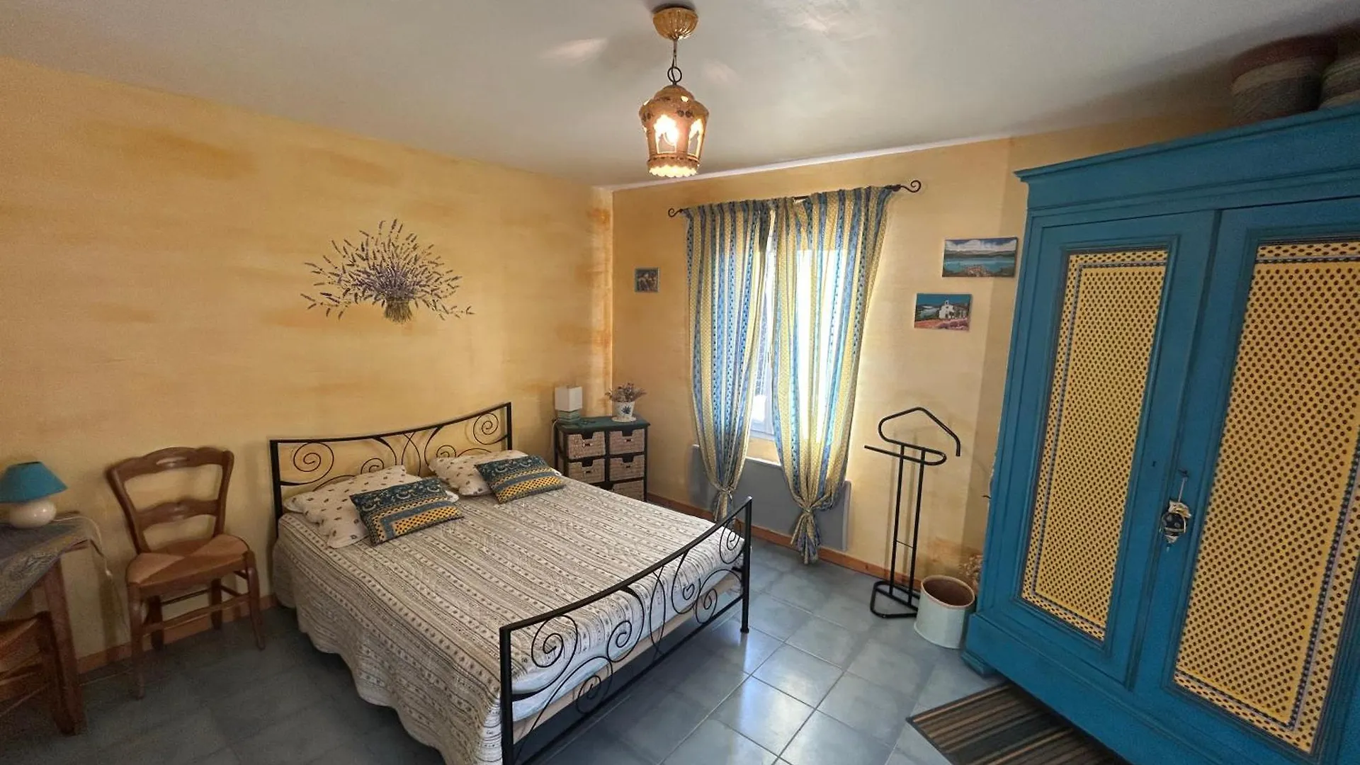 Domaine De Ji Bed & Breakfast Montagnac  Montagnac (Alpes-de-Haute-Provence)